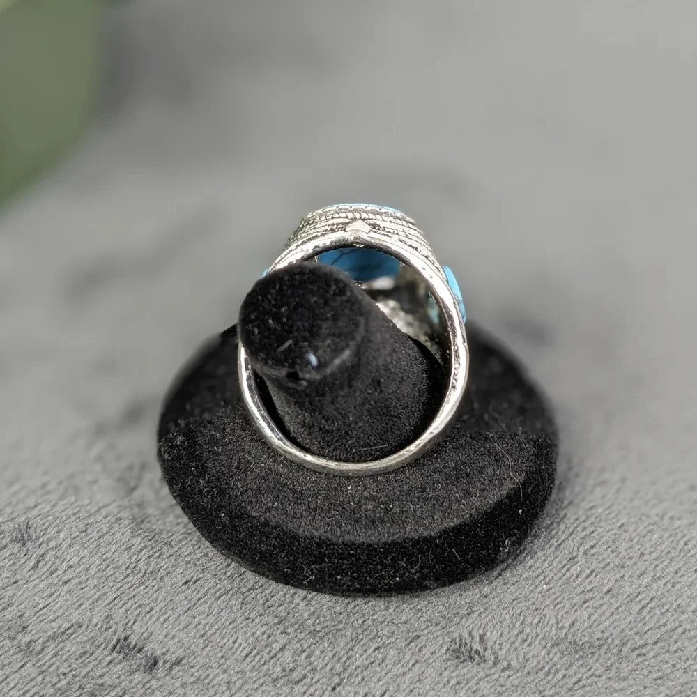 Silver color turquoise color stone ring, 11, unisex